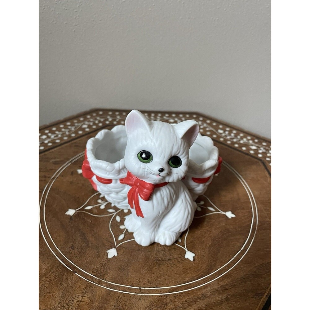 Vintage 1985 Lefton White Cat Kitten Basket Planter Candy Dish Red Bow 04947